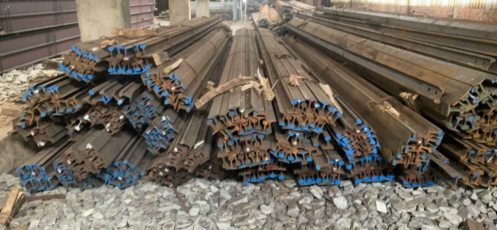 Thép Ray P50 về kho